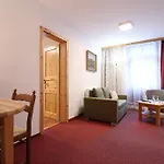 Waldhaeusel מלון 3*
