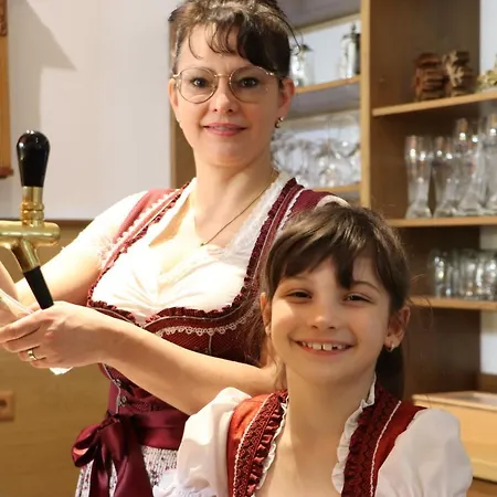 Waldhaeusel מלון 3*