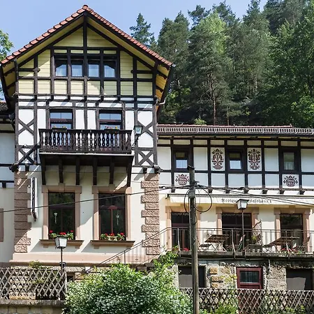 מלון Waldhaeusel 3*