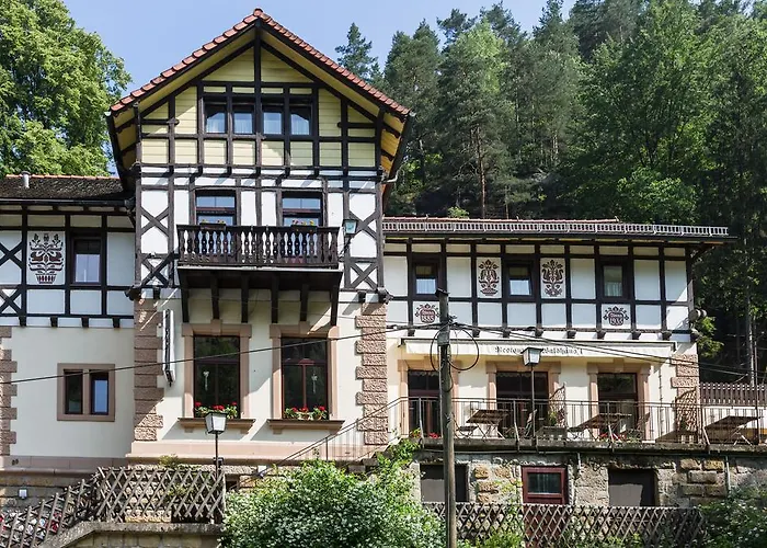 Hotel Waldhaeusel 3*